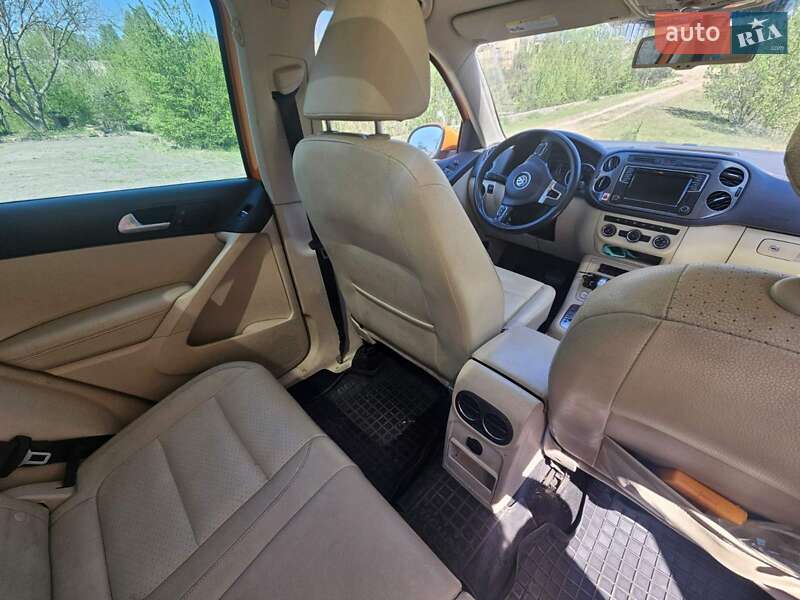 Внедорожник / Кроссовер Volkswagen Tiguan 2015 в Львове