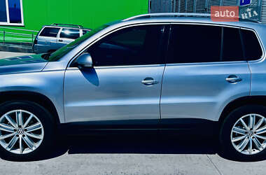 Внедорожник / Кроссовер Volkswagen Tiguan 2011 в 