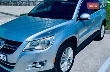 Внедорожник / Кроссовер Volkswagen Tiguan 2011 в Хмельницком