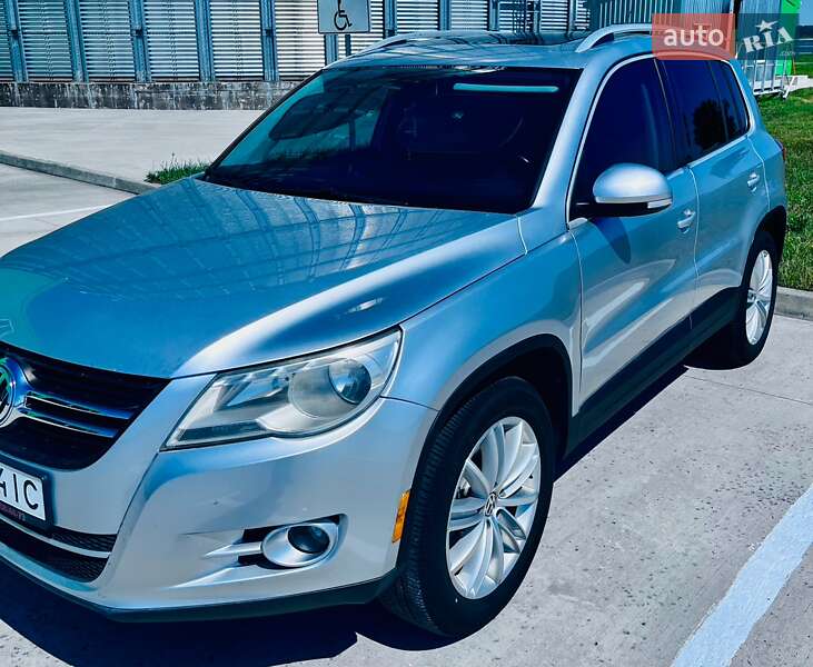 Внедорожник / Кроссовер Volkswagen Tiguan 2011 в 