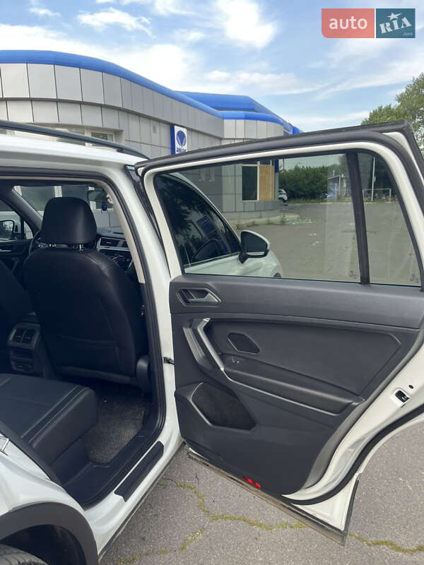 Внедорожник / Кроссовер Volkswagen Tiguan 2020 в Ахтырке