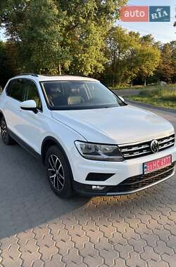 Позашляховик / Кросовер Volkswagen Tiguan 2021 в Києві