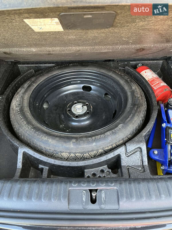 Позашляховик / Кросовер Volkswagen Tiguan 2009 в Житомирі фото 11 Позашляховик / Кросовер Volkswagen Tiguan 2009 в Житомирі