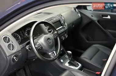 Позашляховик / Кросовер Volkswagen Tiguan 2016 в 