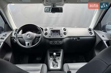 Позашляховик / Кросовер Volkswagen Tiguan 2016 в 