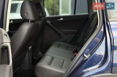 Позашляховик / Кросовер Volkswagen Tiguan 2016 в 