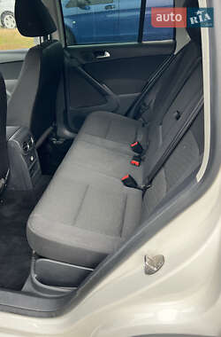 Позашляховик / Кросовер Volkswagen Tiguan 2013 в 
