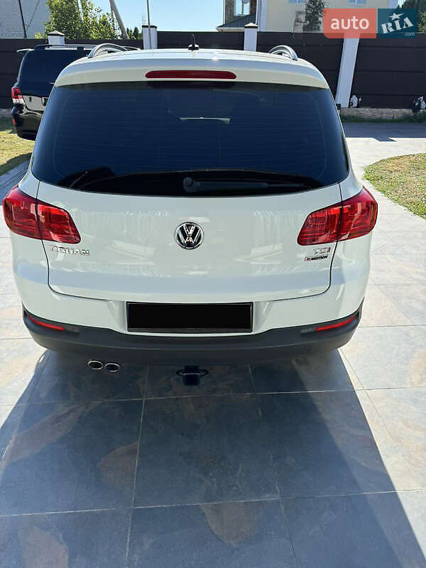 Позашляховик / Кросовер Volkswagen Tiguan 2016 в Києві