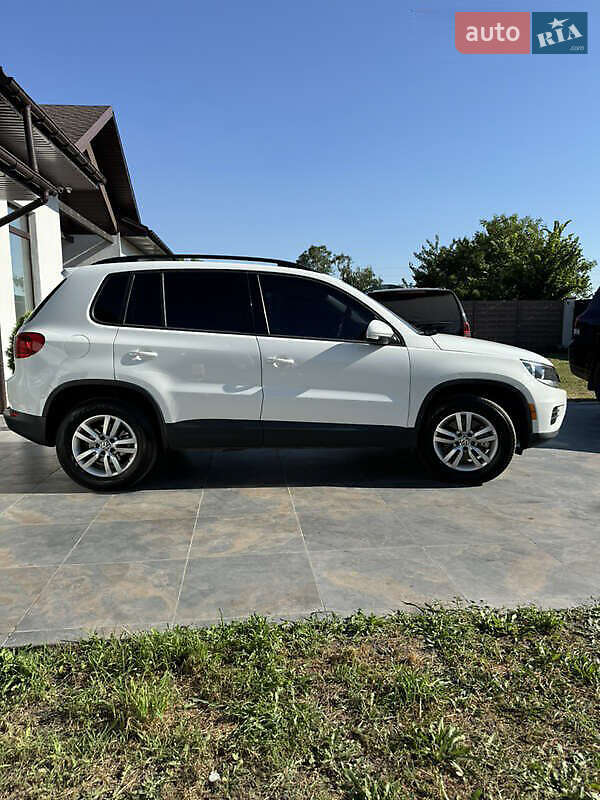 Позашляховик / Кросовер Volkswagen Tiguan 2016 в Києві