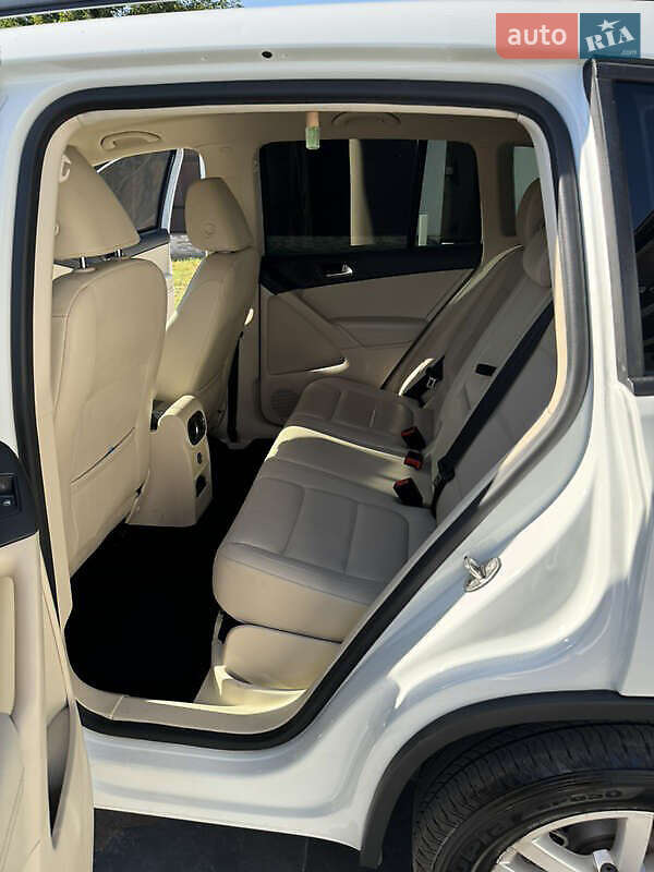 Позашляховик / Кросовер Volkswagen Tiguan 2016 в Києві