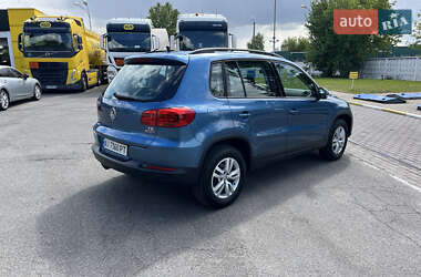Позашляховик / Кросовер Volkswagen Tiguan 2016 в 