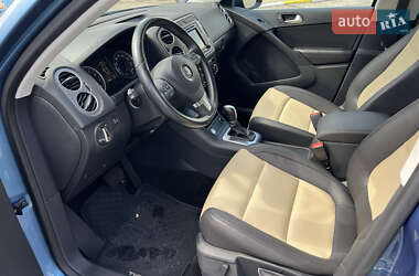 Позашляховик / Кросовер Volkswagen Tiguan 2016 в 