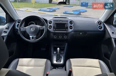 Позашляховик / Кросовер Volkswagen Tiguan 2016 в 