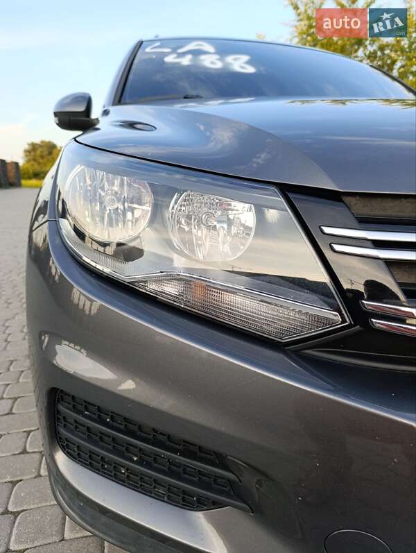 Позашляховик / Кросовер Volkswagen Tiguan 2016 в Львові