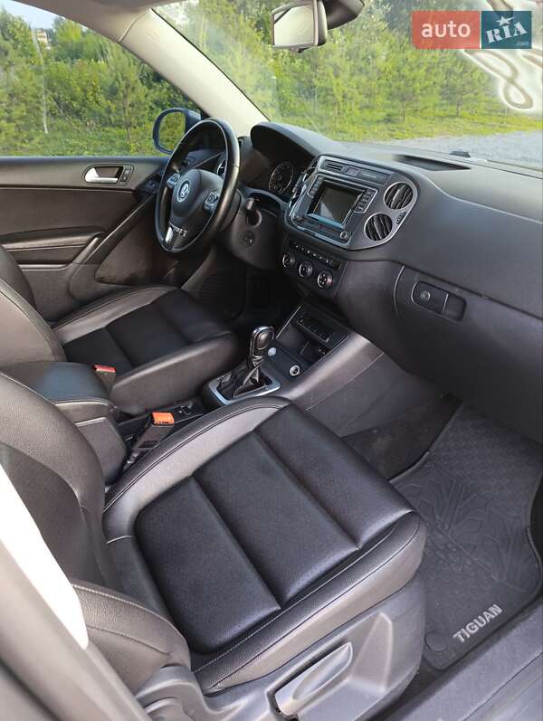 Позашляховик / Кросовер Volkswagen Tiguan 2016 в Львові