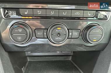 Внедорожник / Кроссовер Volkswagen Tiguan 2020 в 