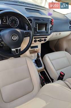 Внедорожник / Кроссовер Volkswagen Tiguan 2016 в 