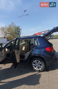 Внедорожник / Кроссовер Volkswagen Tiguan 2016 в 