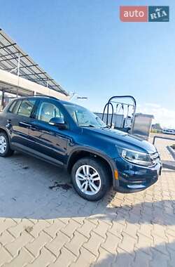 Внедорожник / Кроссовер Volkswagen Tiguan 2016 в 