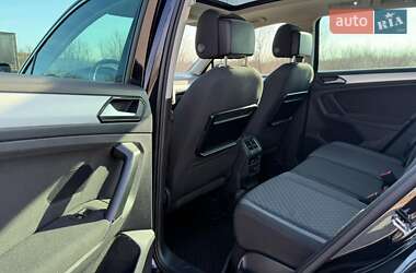 Внедорожник / Кроссовер Volkswagen Tiguan 2016 в 