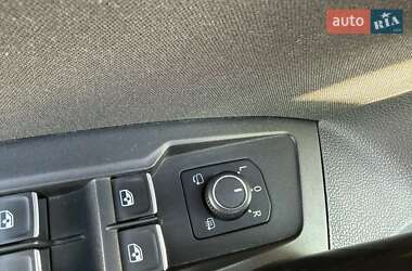Внедорожник / Кроссовер Volkswagen Tiguan 2016 в 