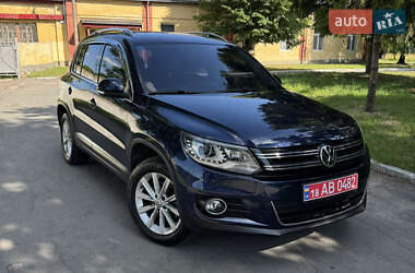 Внедорожник / Кроссовер Volkswagen Tiguan 2015 в Остроге