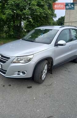 Внедорожник / Кроссовер Volkswagen Tiguan 2010 в Гоще