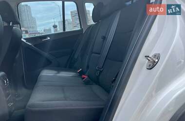 Позашляховик / Кросовер Volkswagen Tiguan 2013 в 