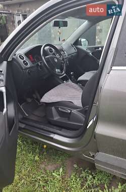 Внедорожник / Кроссовер Volkswagen Tiguan 2009 в 