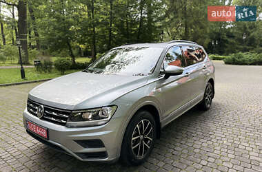 Позашляховик / Кросовер Volkswagen Tiguan 2021 в Львові
