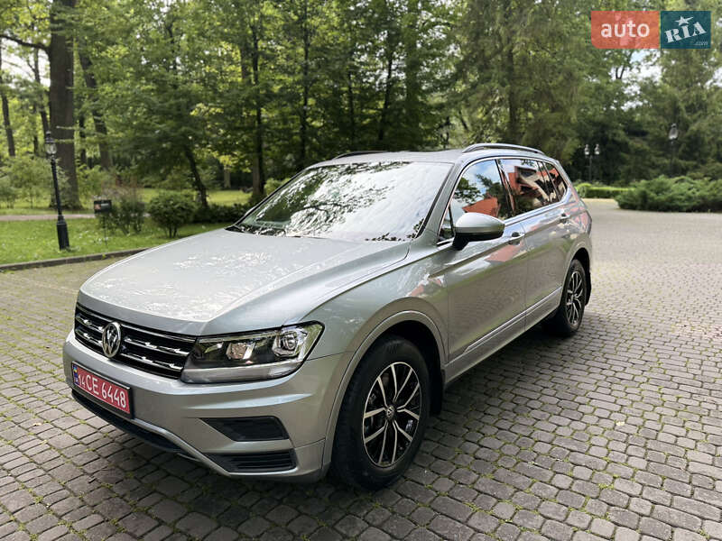 Внедорожник / Кроссовер Volkswagen Tiguan 2021 в 