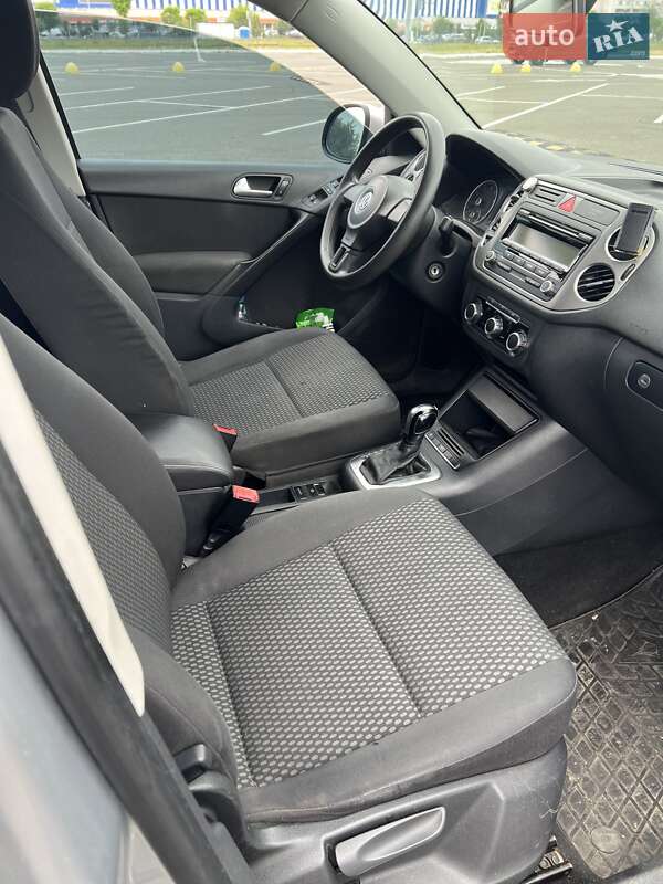 Внедорожник / Кроссовер Volkswagen Tiguan 2010 в Киеве