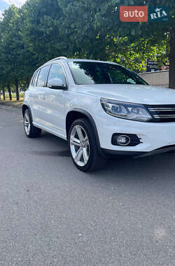 Внедорожник / Кроссовер Volkswagen Tiguan 2014 в 