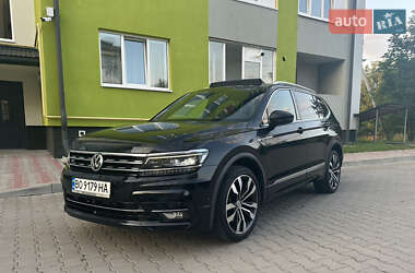 Внедорожник / Кроссовер Volkswagen Tiguan 2018 в 