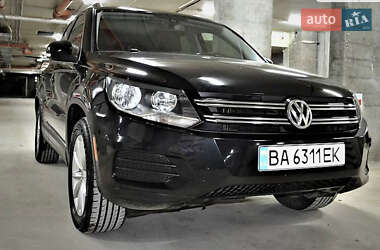 Внедорожник / Кроссовер Volkswagen Tiguan 2016 в 