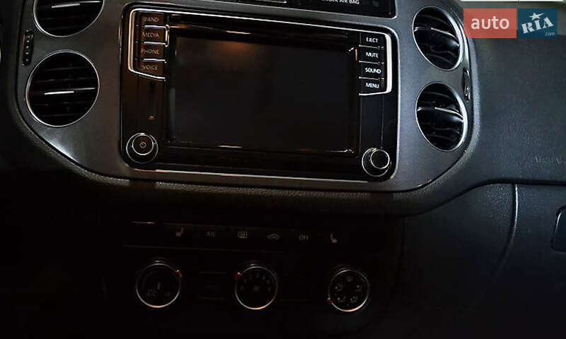 Внедорожник / Кроссовер Volkswagen Tiguan 2016 в Кропивницком