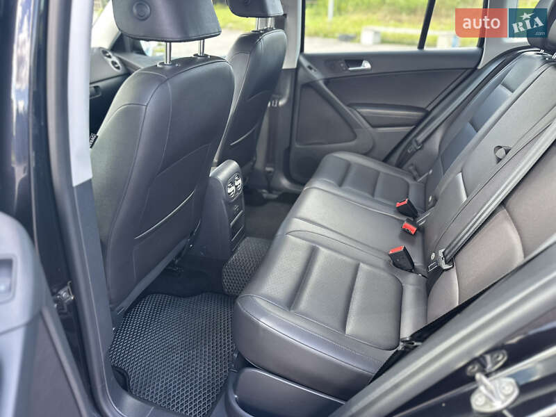 Позашляховик / Кросовер Volkswagen Tiguan 2016 в Львові