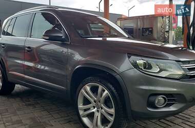 Позашляховик / Кросовер Volkswagen Tiguan 2016 в Харкові