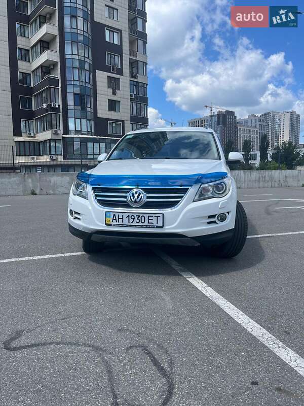 Внедорожник / Кроссовер Volkswagen Tiguan 2009 в Киеве