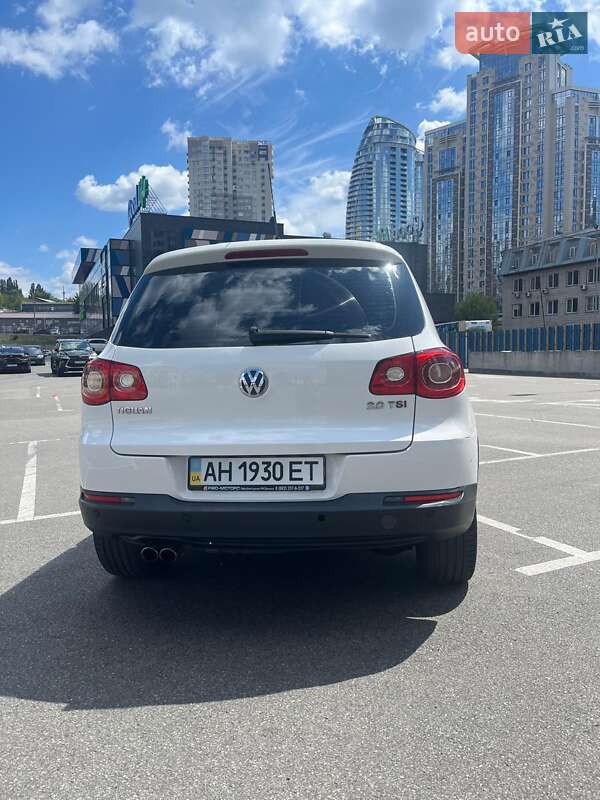 Внедорожник / Кроссовер Volkswagen Tiguan 2009 в Киеве