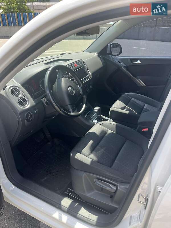 Внедорожник / Кроссовер Volkswagen Tiguan 2009 в Киеве