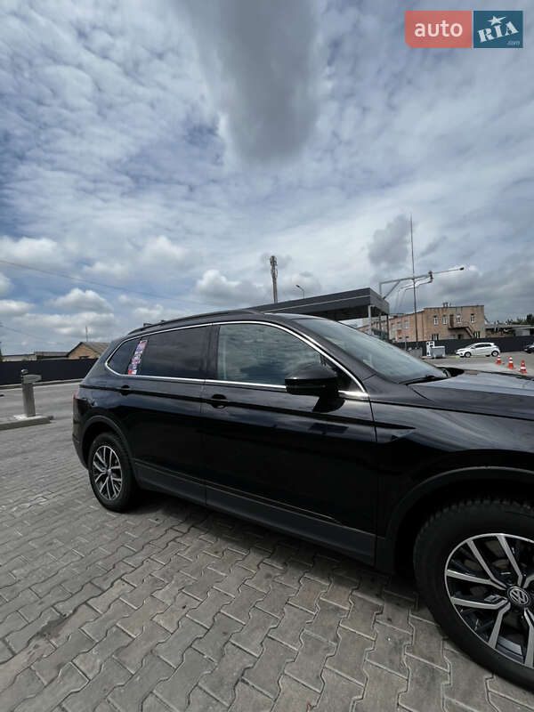 Внедорожник / Кроссовер Volkswagen Tiguan 2020 в Киеве