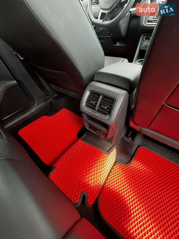 Внедорожник / Кроссовер Volkswagen Tiguan 2020 в Киеве