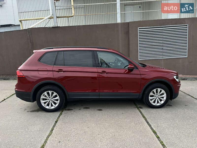 Внедорожник / Кроссовер Volkswagen Tiguan 2019 в Львове