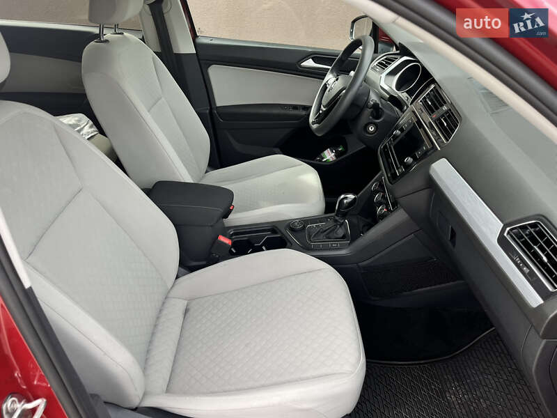 Внедорожник / Кроссовер Volkswagen Tiguan 2019 в Львове