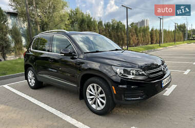 Позашляховик / Кросовер Volkswagen Tiguan 2016 в Києві