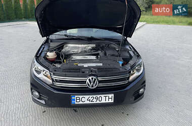 Внедорожник / Кроссовер Volkswagen Tiguan 2015 в 
