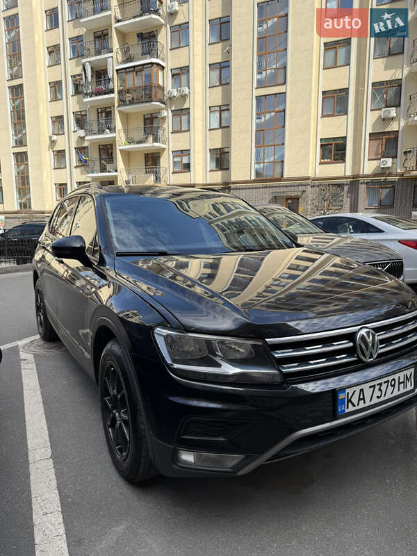 Внедорожник / Кроссовер Volkswagen Tiguan 2018 в Ирпене