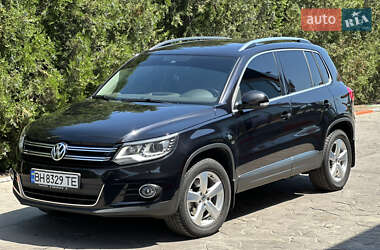 Внедорожник / Кроссовер Volkswagen Tiguan 2012 в Черноморске