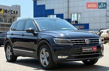 Внедорожник / Кроссовер Volkswagen Tiguan 2017 в 